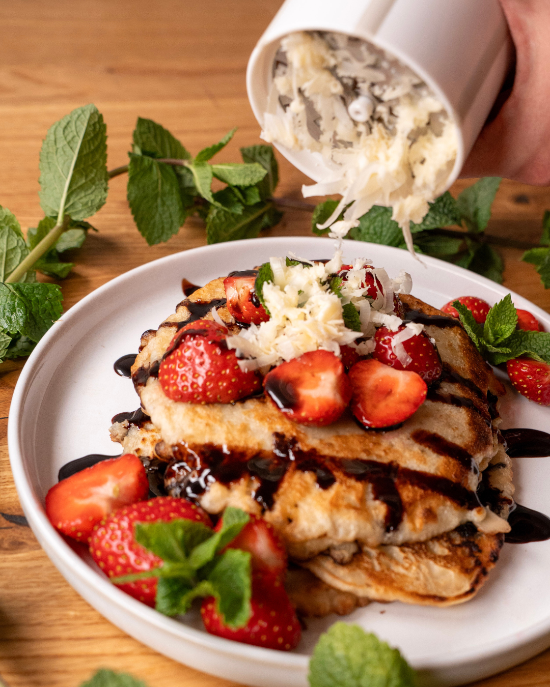 Pancakes mit Emmentaler & Erdbeeren