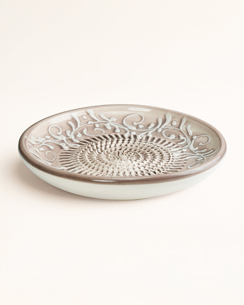 Plate Grater Taupe