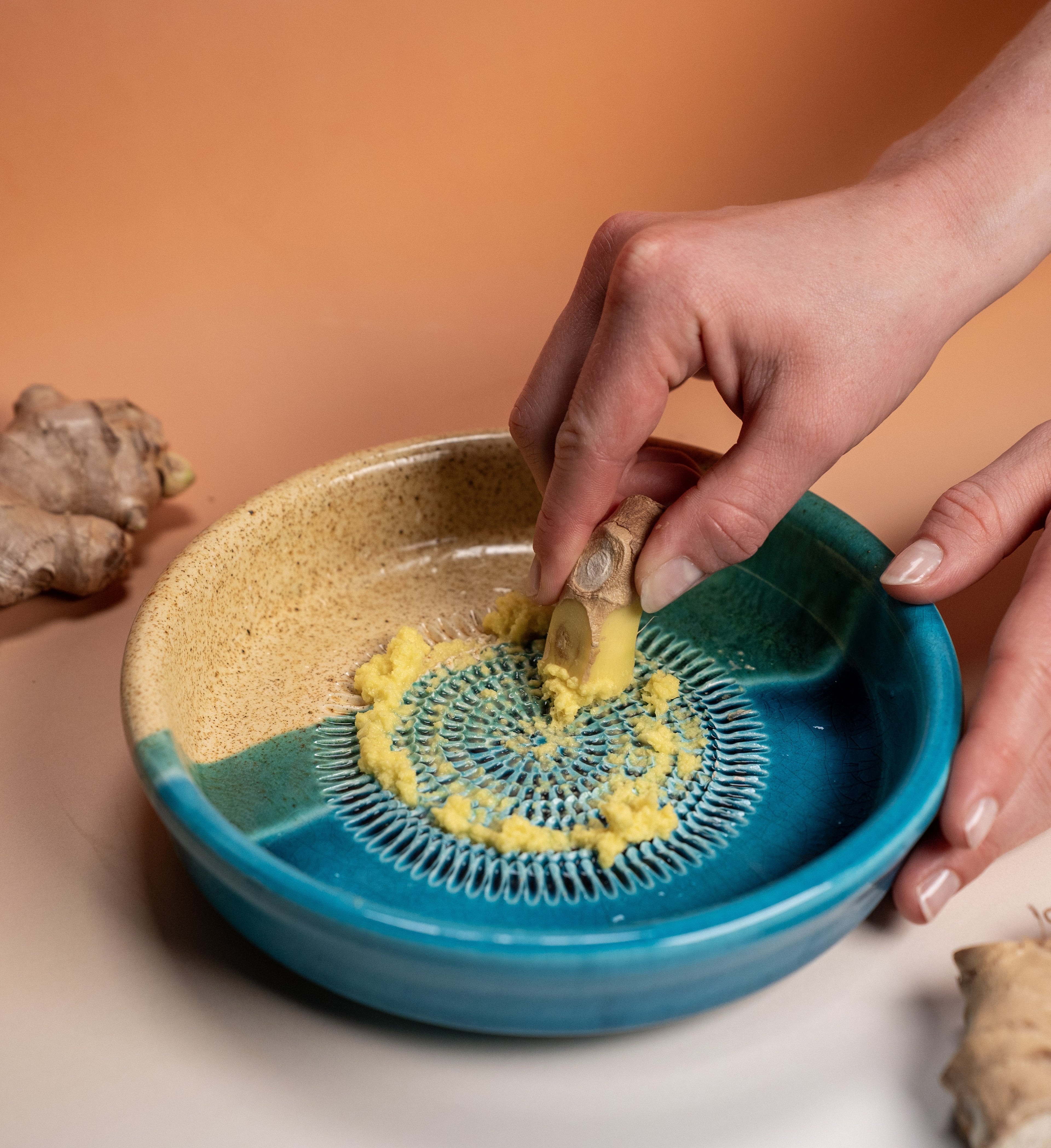 Tellerreibe und Dipschale nach Wahl *Duo I*