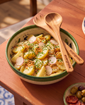 Reibeschüssel mit Salatbesteck