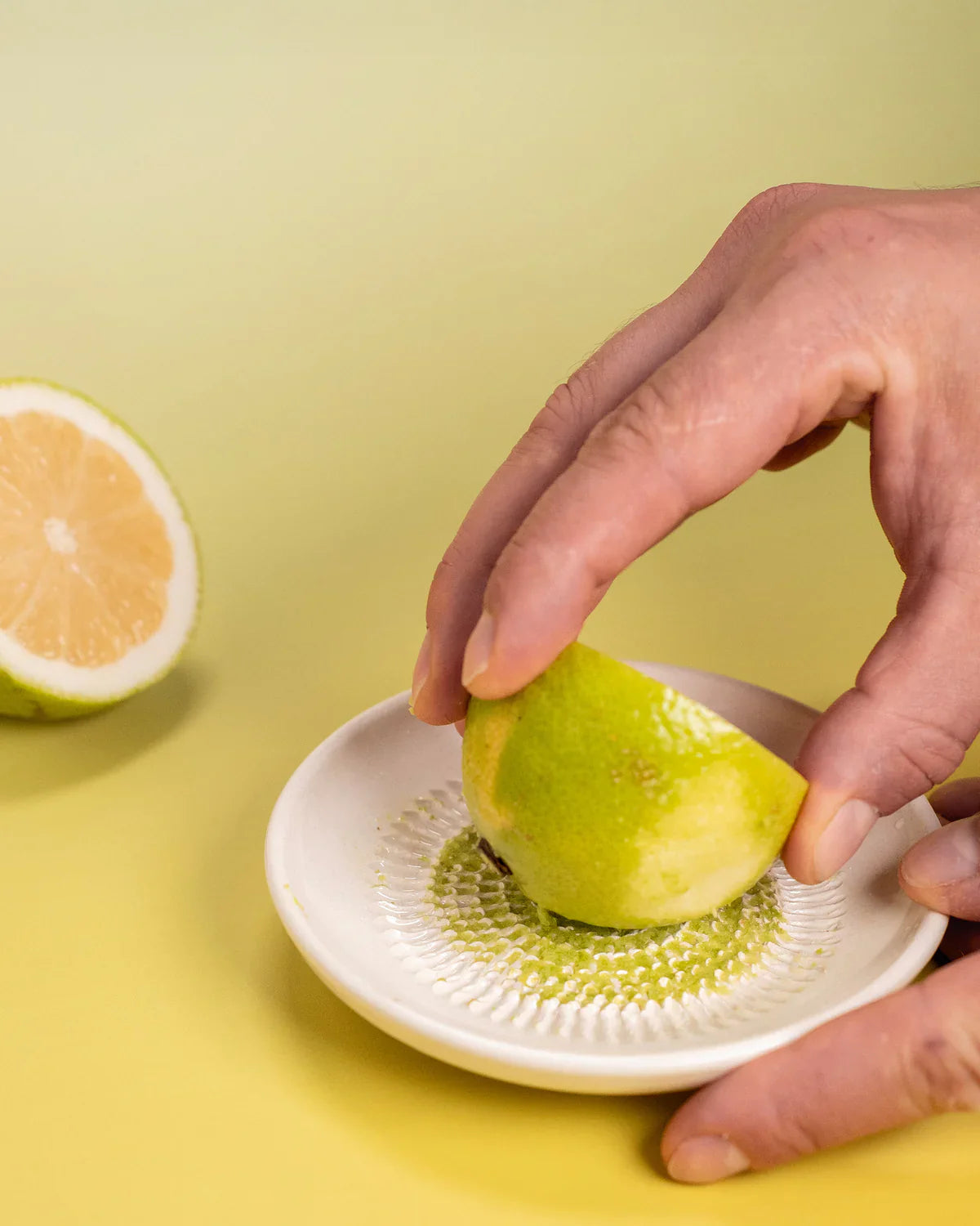 <strong>Ingwer Verschenk-Set</strong> <br>mit 3 Tellerreiben, jeweils mit Rezeptheft u. Reinigungspinsel